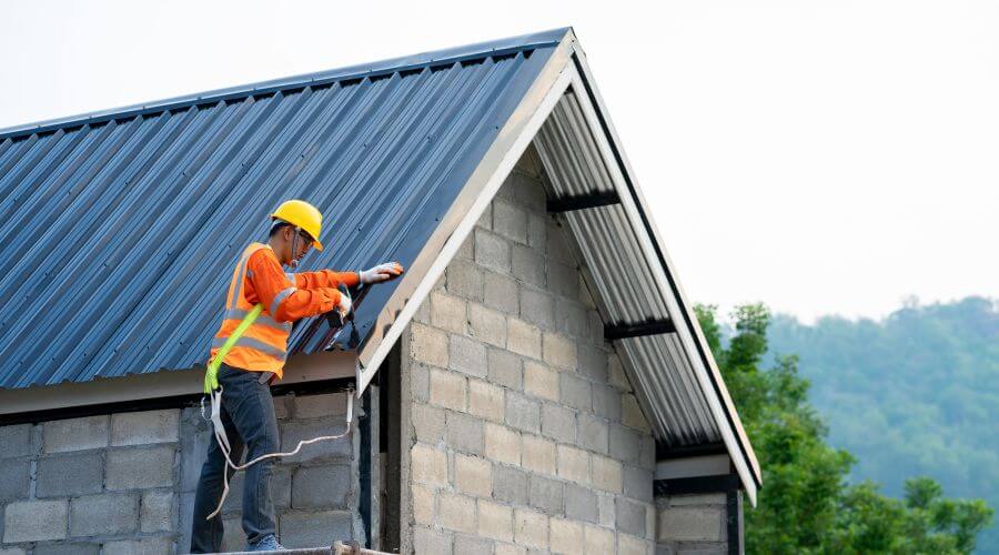 Professional gutter cleaning in East Barre, VT